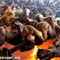 Comer asado en el campo